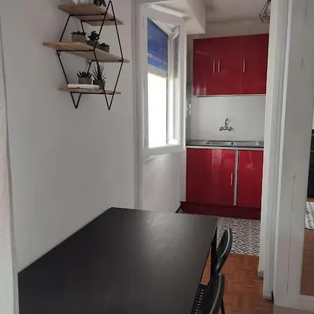 Daire Studio Center - 1er, With Terrace And 50m From The Seaside