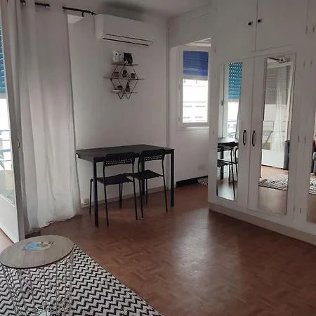 Studio Center - 1er, With Terrace And 50m From The Seaside Daire Antibes